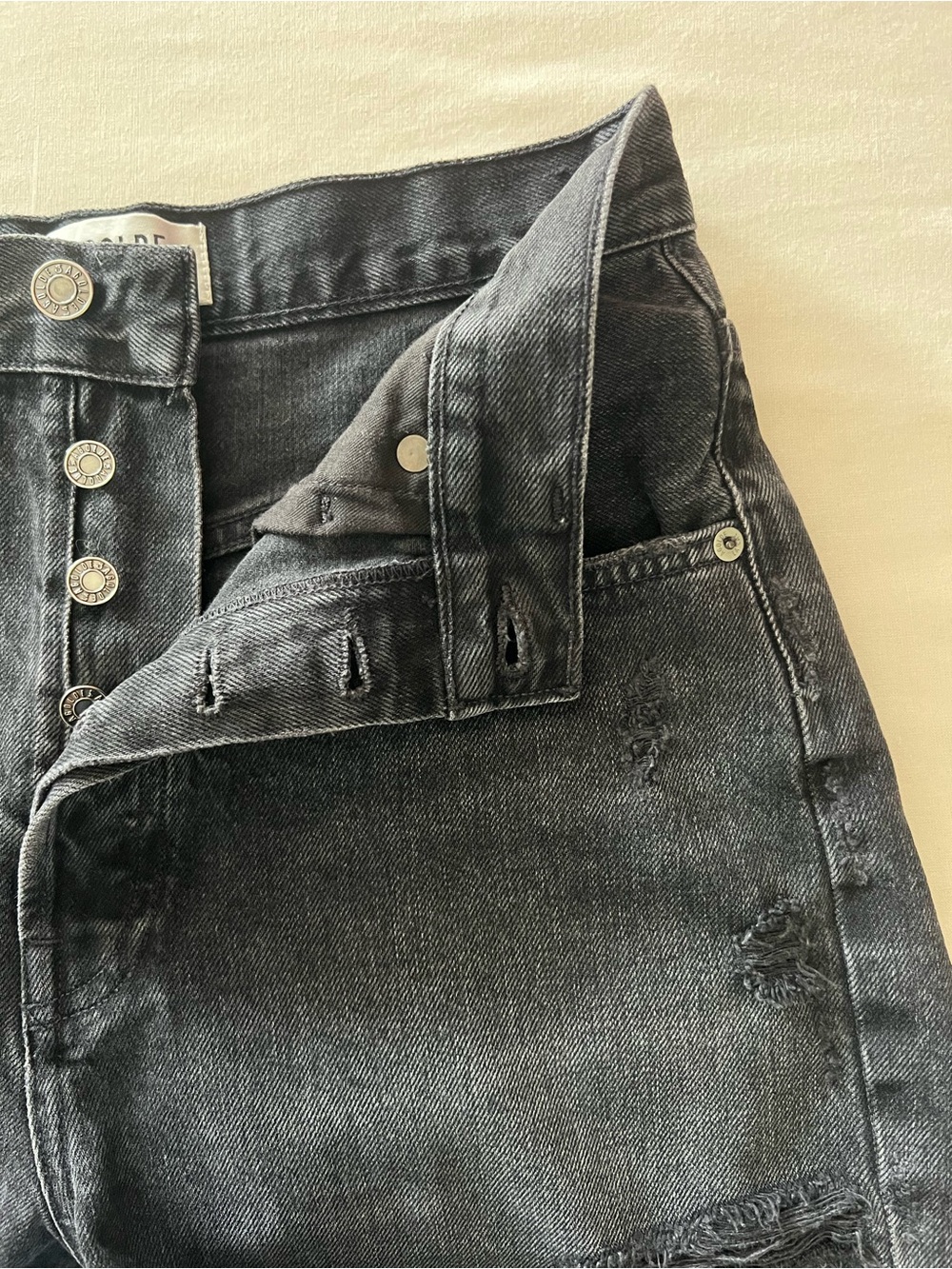 Agolde Riley Shorts in Vortex - Picture 10 of 16